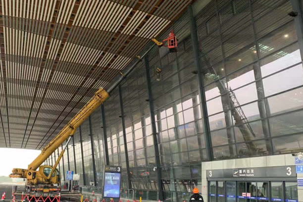 赵西垸林场玻璃幕墙维护和保养